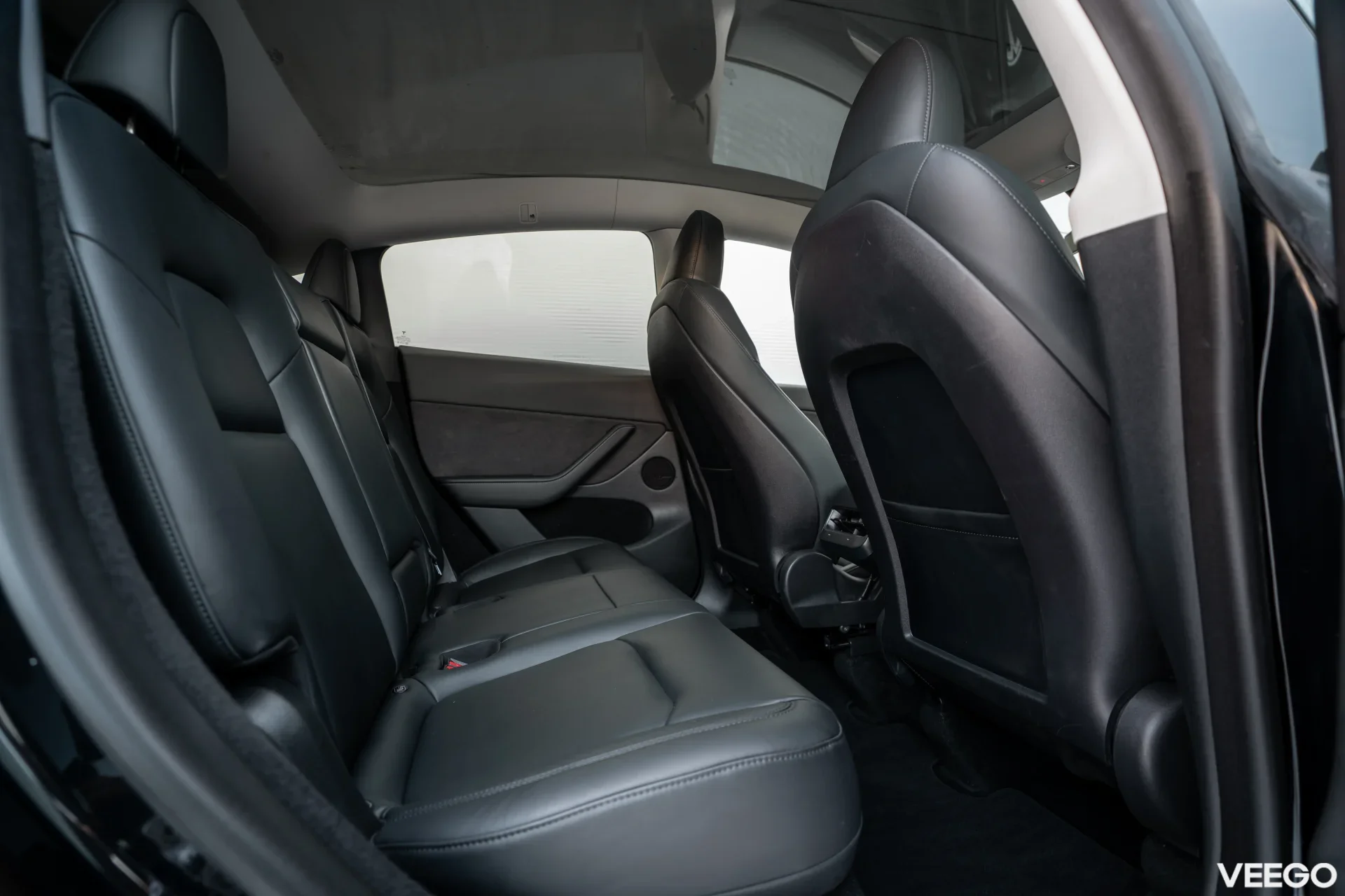 Tesla Model Y   Long Range Dual Motor AWD 378kW