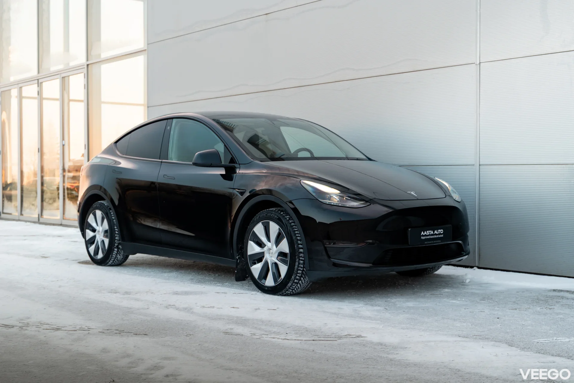 Tesla Model Y   Long Range Dual Motor AWD 378kW