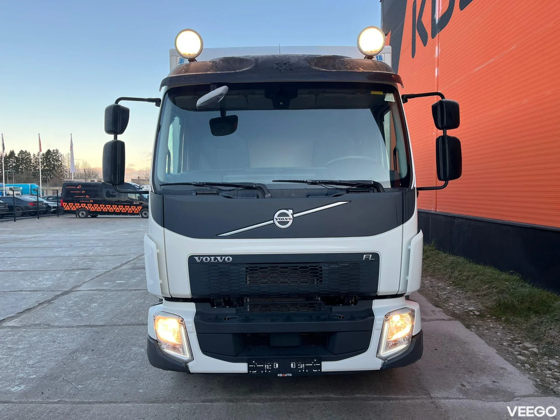 Volvo FL210 BOX L=8764 154kW