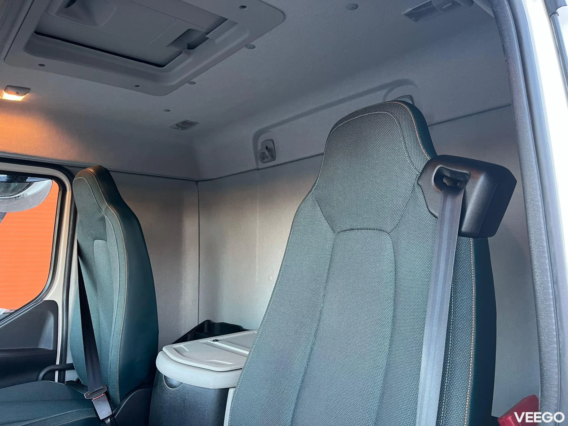 Volvo FL210 BOX L=8764 154kW