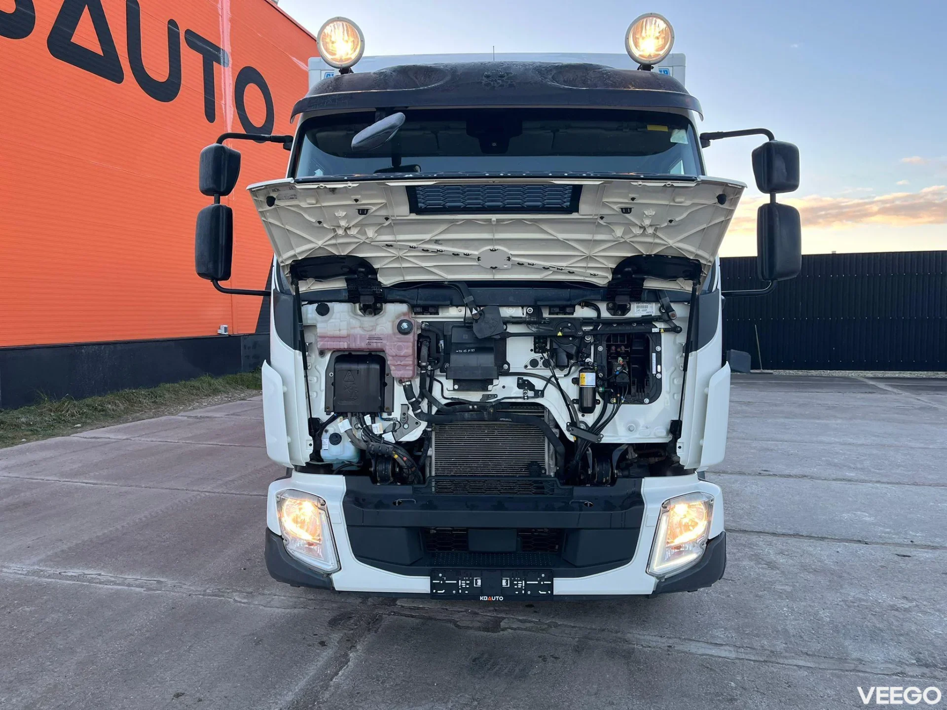 Volvo FL210 BOX L=8764 154kW