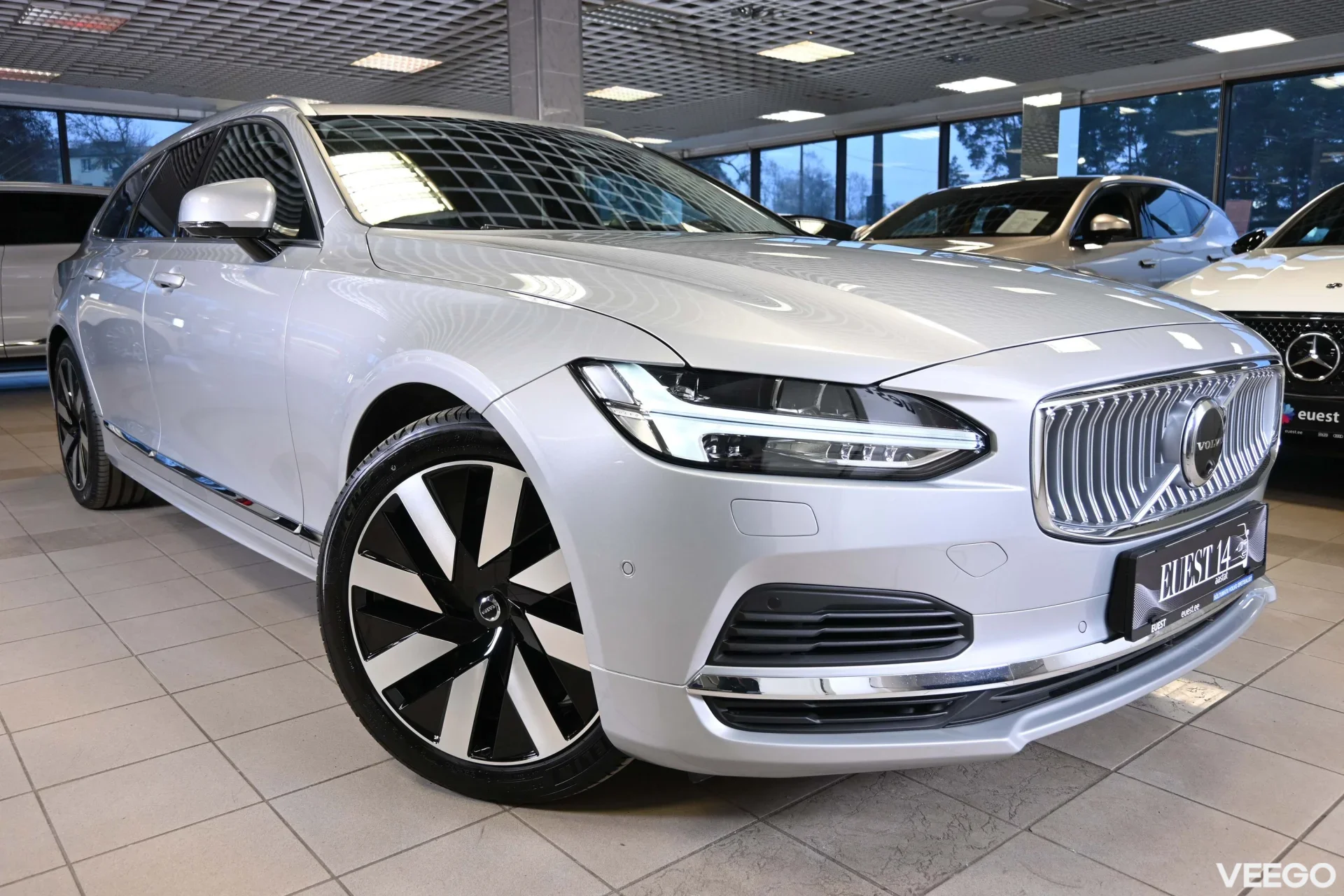 Volvo V90 AWD T6 B&W ULTRA BRIGHT XENIUM INTELLI SAFE PRO 2 293kW