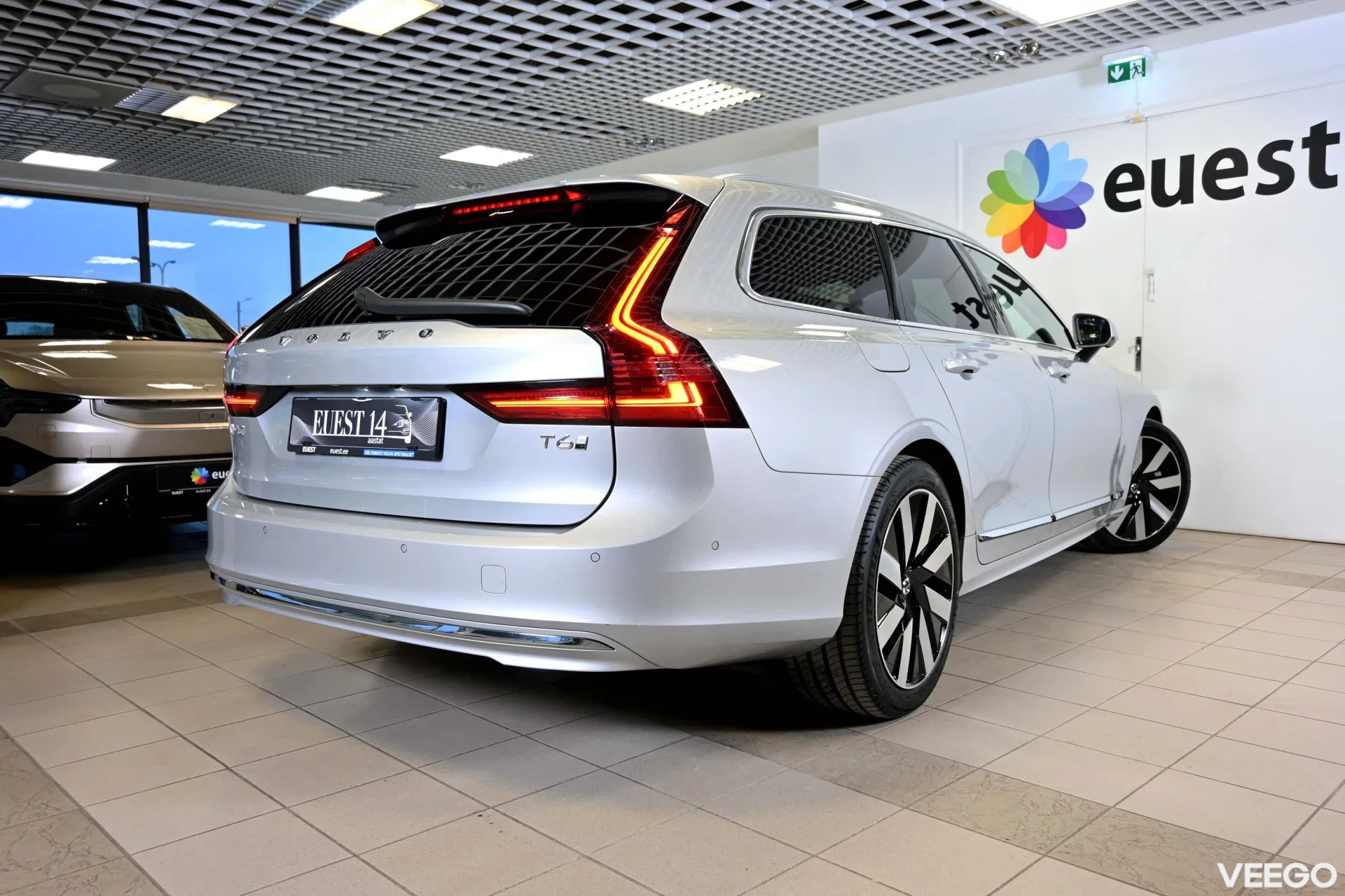 Volvo V90 AWD T6 B&W ULTRA BRIGHT XENIUM INTELLI SAFE PRO 2 293kW