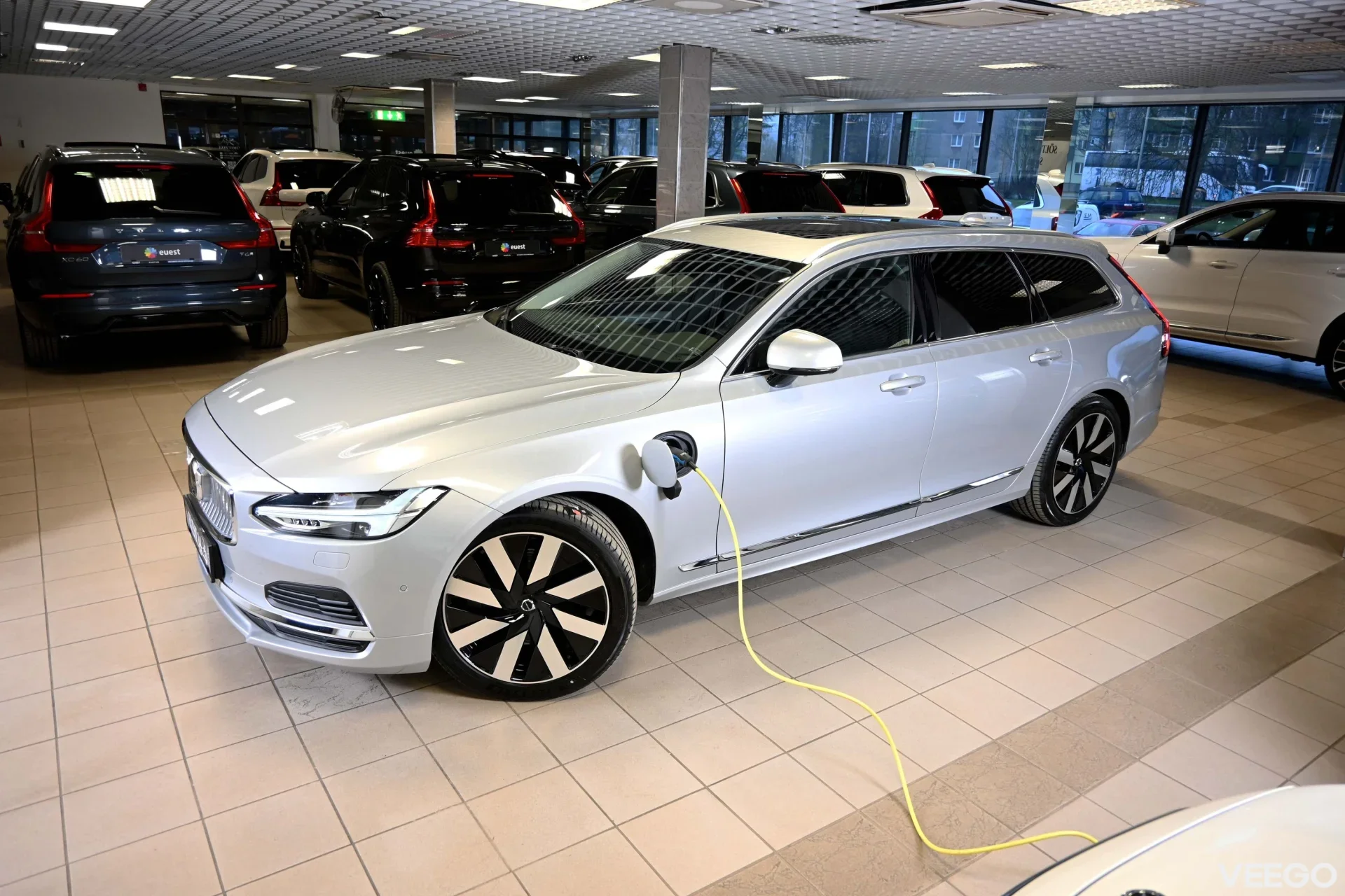 Volvo V90 AWD T6 B&W ULTRA BRIGHT XENIUM INTELLI SAFE PRO 2 293kW