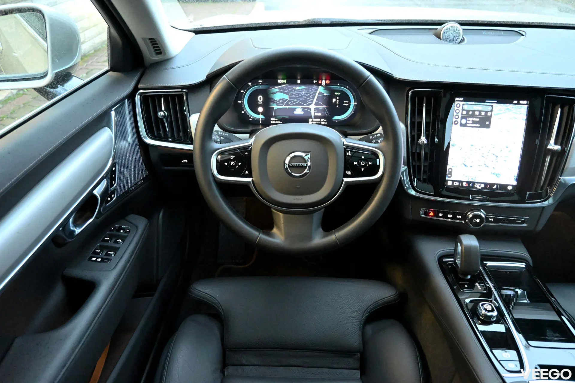 Volvo V90 AWD T6 B&W ULTRA BRIGHT XENIUM INTELLI SAFE PRO 2 293kW