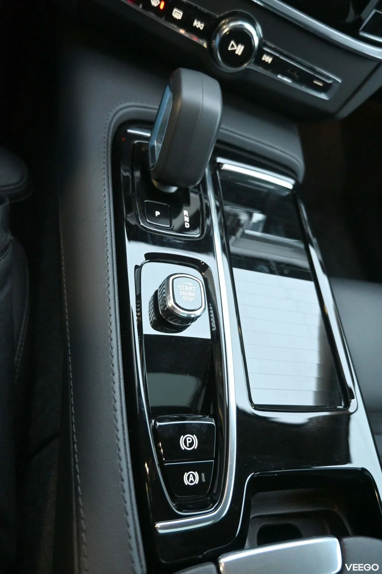 Volvo V90 AWD T6 B&W ULTRA BRIGHT XENIUM INTELLI SAFE PRO 2 293kW