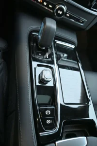 Volvo V90 AWD T6 B&W ULTRA BRIGHT XENIUM INTELLI SAFE PRO 2 293kW thumbnail