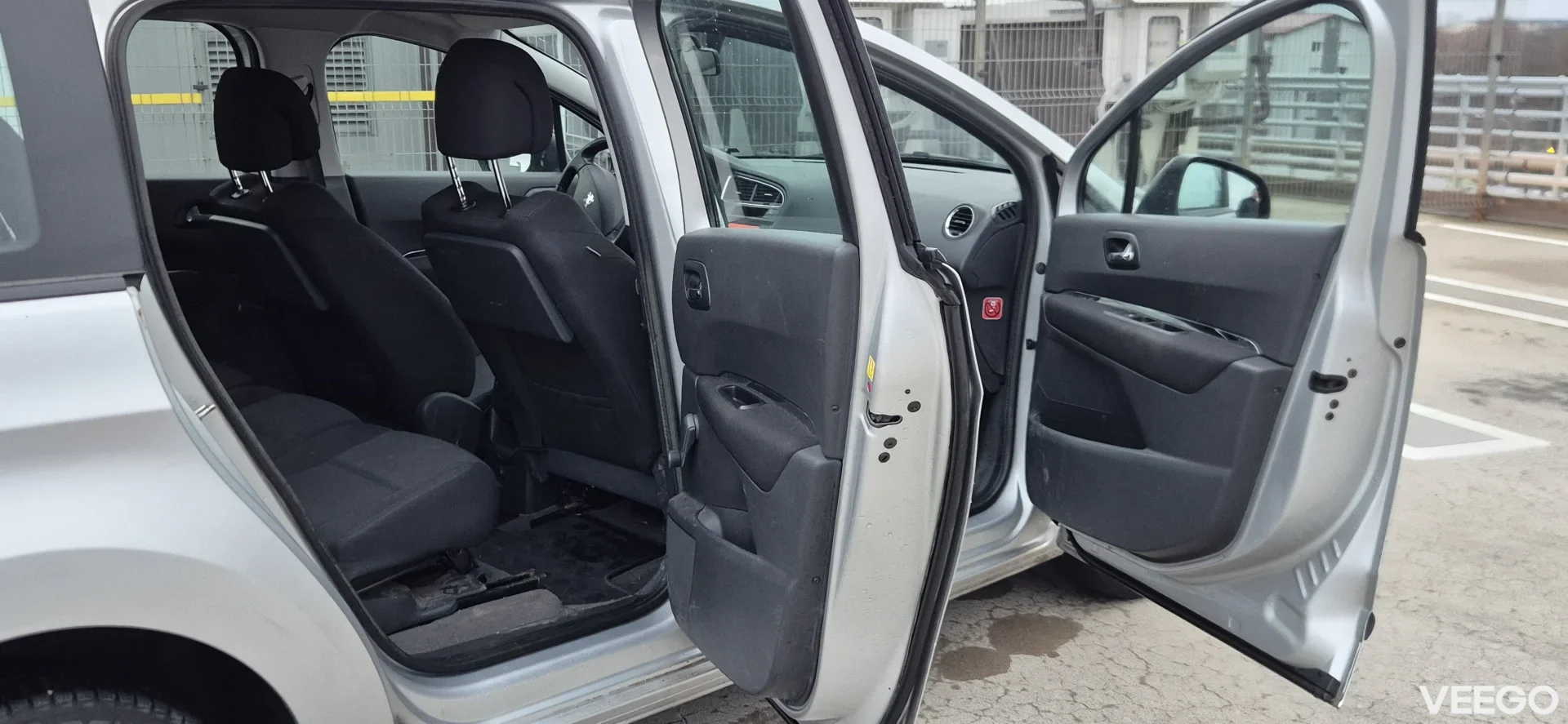 Peugeot 5008 1.6 88kW