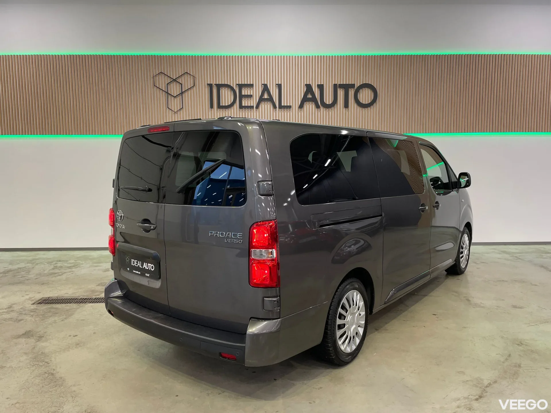 Toyota Proace Verso Long Double side door Shuttle 130kW