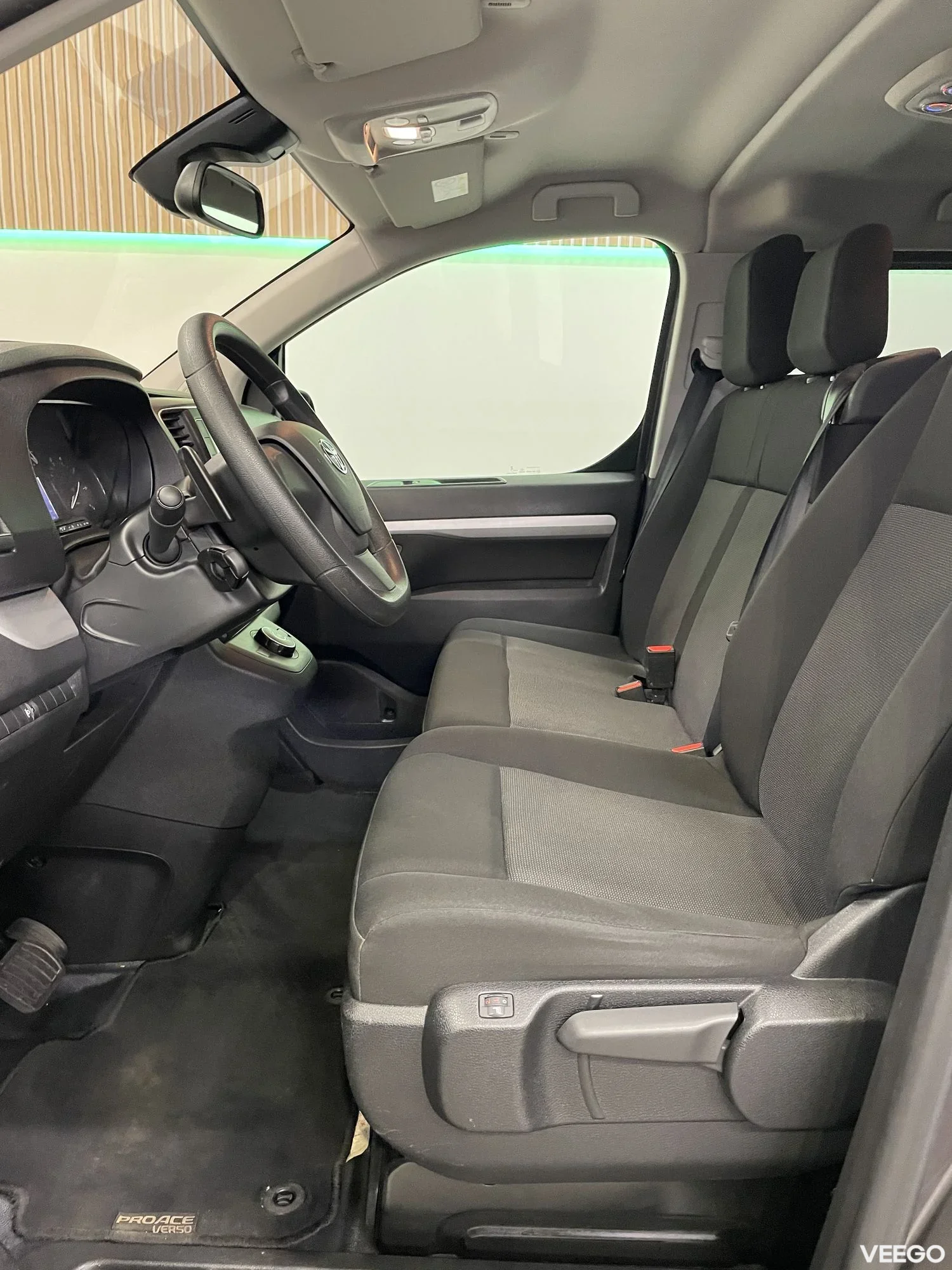 Toyota Proace Verso Long Double side door Shuttle 130kW