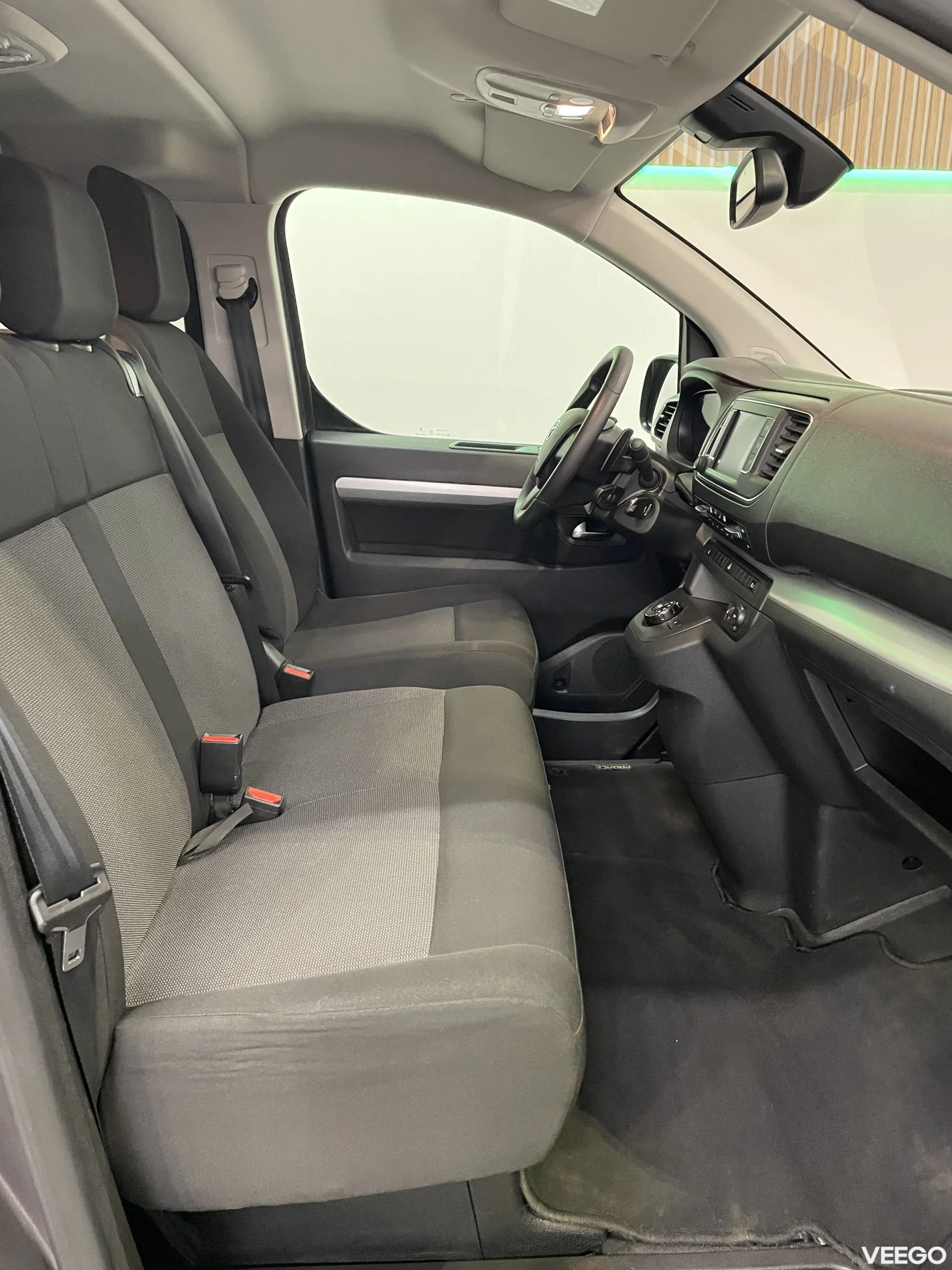 Toyota Proace Verso Long Double side door Shuttle 130kW