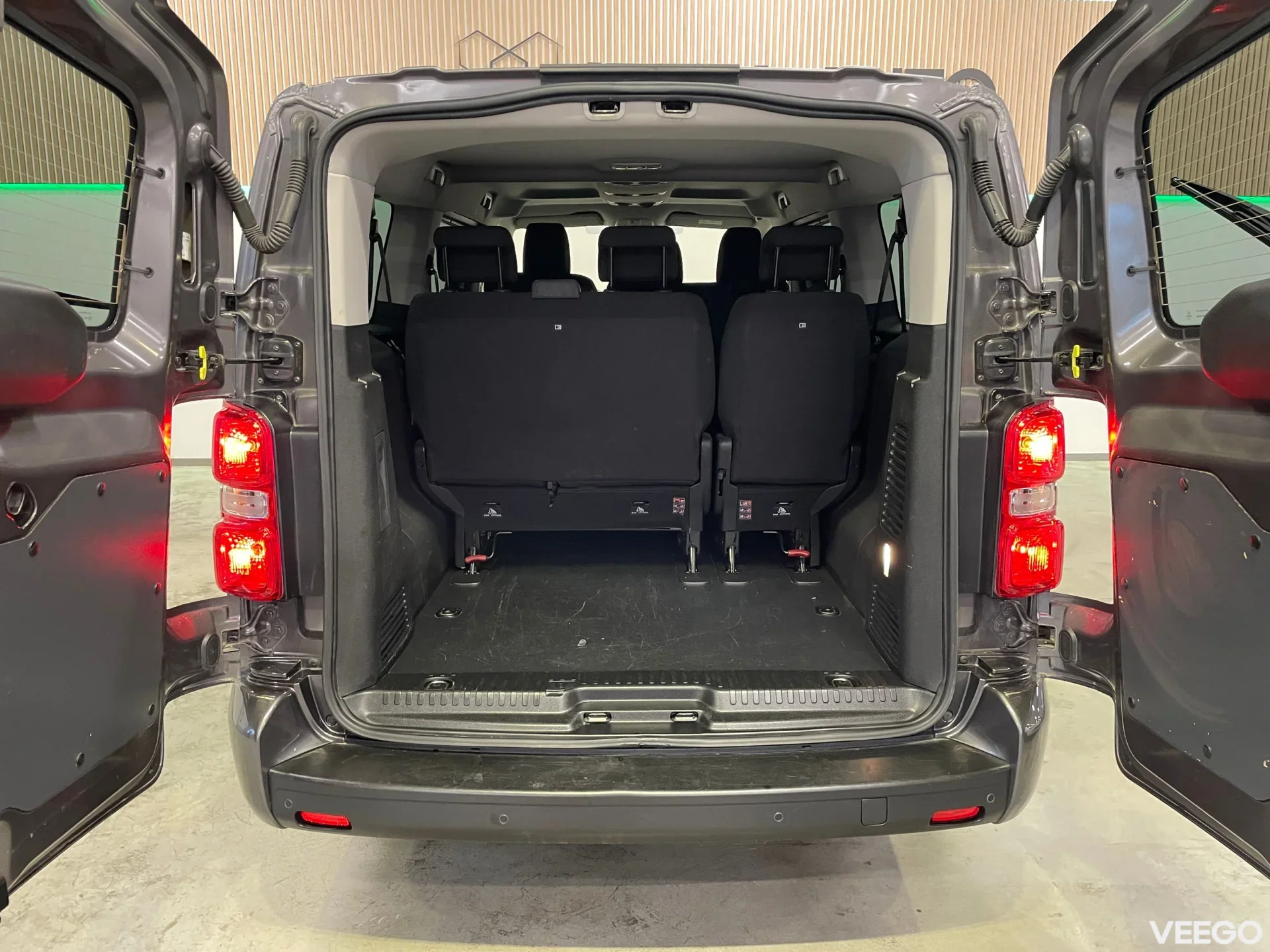 Toyota Proace Verso Long Double side door Shuttle 130kW