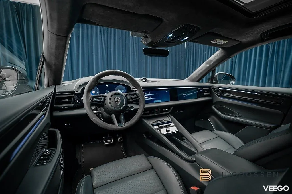 Porsche Macan Turbo Electric 585hk Burmester Hud P-Disp MOMS 430kW