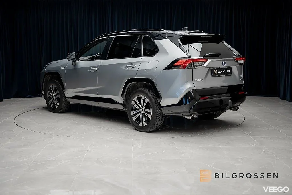 Toyota RAV4 Plug in AWD-i 306hk Style Drag B-Kamera MOMS 225kW
