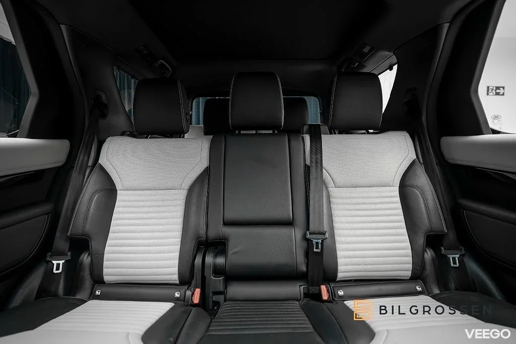 Land Rover Discovery D250 MHEV 249hk R Dynamic Pano 360 183kW