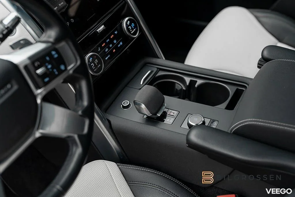 Land Rover Discovery D250 MHEV 249hk R Dynamic Pano 360 183kW