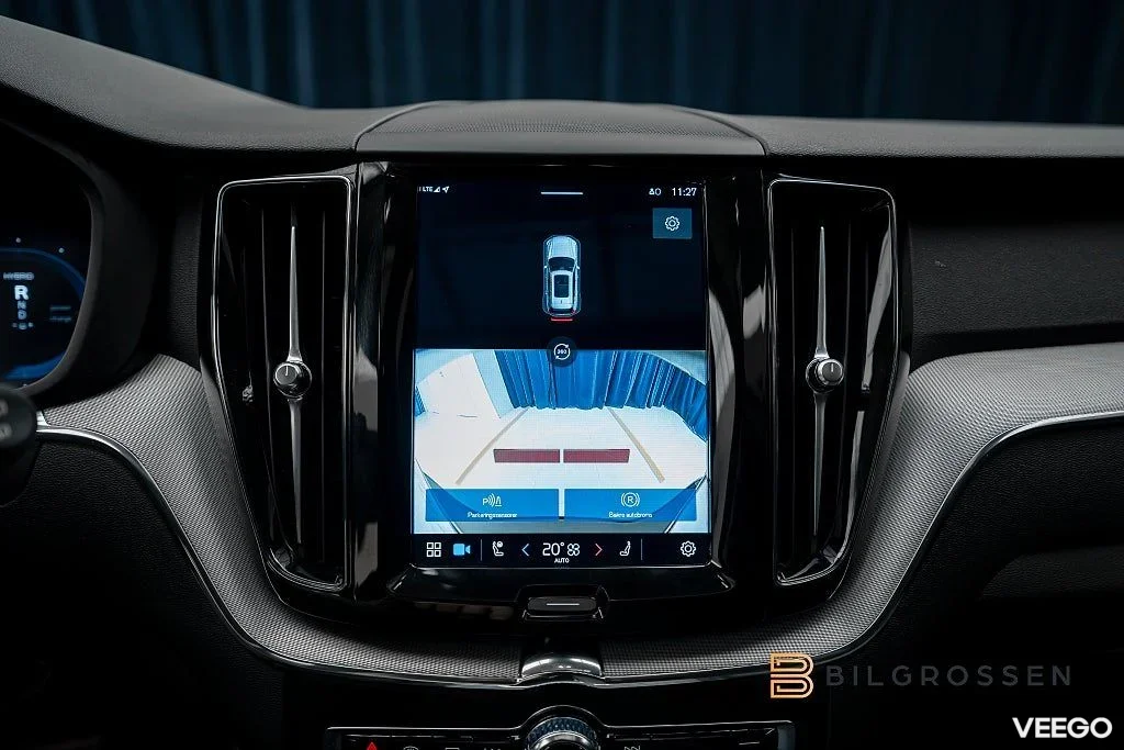 Volvo XC60 Recharge T6 AWD Plus Dark Panorama Drag 257kW