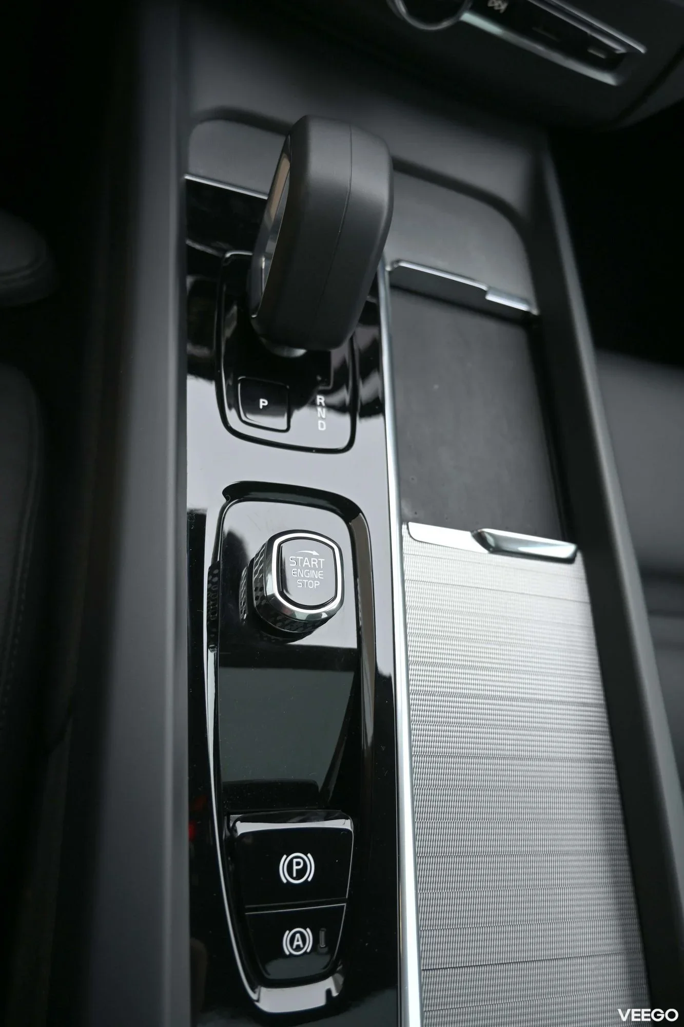 Volvo XC60 AWD T6 H&K BRIGHT XENIUM INTELLI SAFE PRO 2 293kW