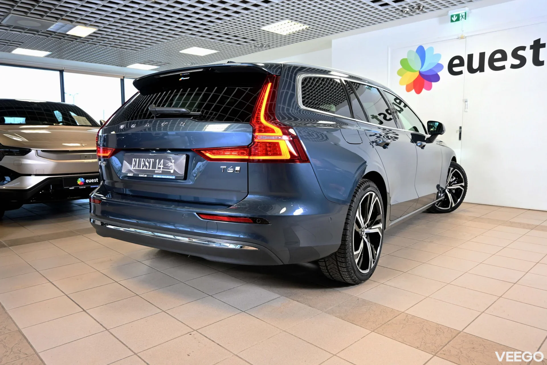 Volvo V60 AWD T6 H&K DARK PLUS XENIUM INTELLI SAFE PRO 2 293kW