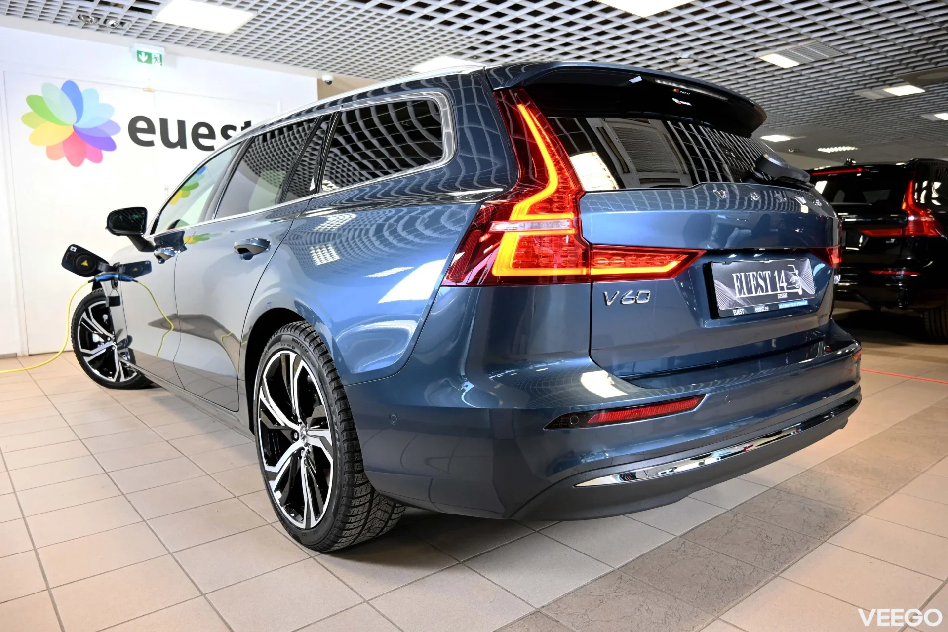 Volvo V60 AWD T6 H&K DARK PLUS XENIUM INTELLI SAFE PRO 2 293kW