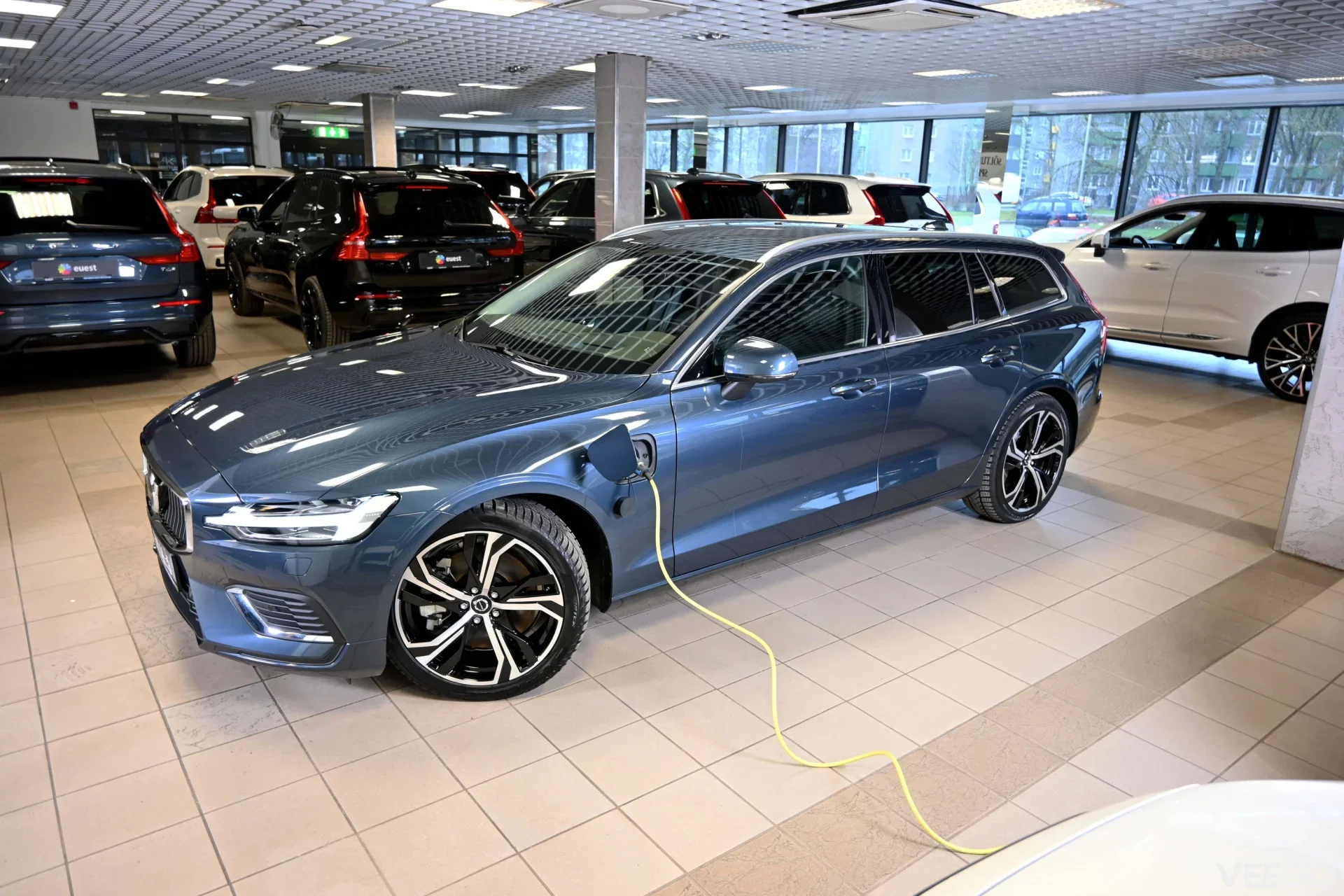 Volvo V60 AWD T6 H&K DARK PLUS XENIUM INTELLI SAFE PRO 2 293kW