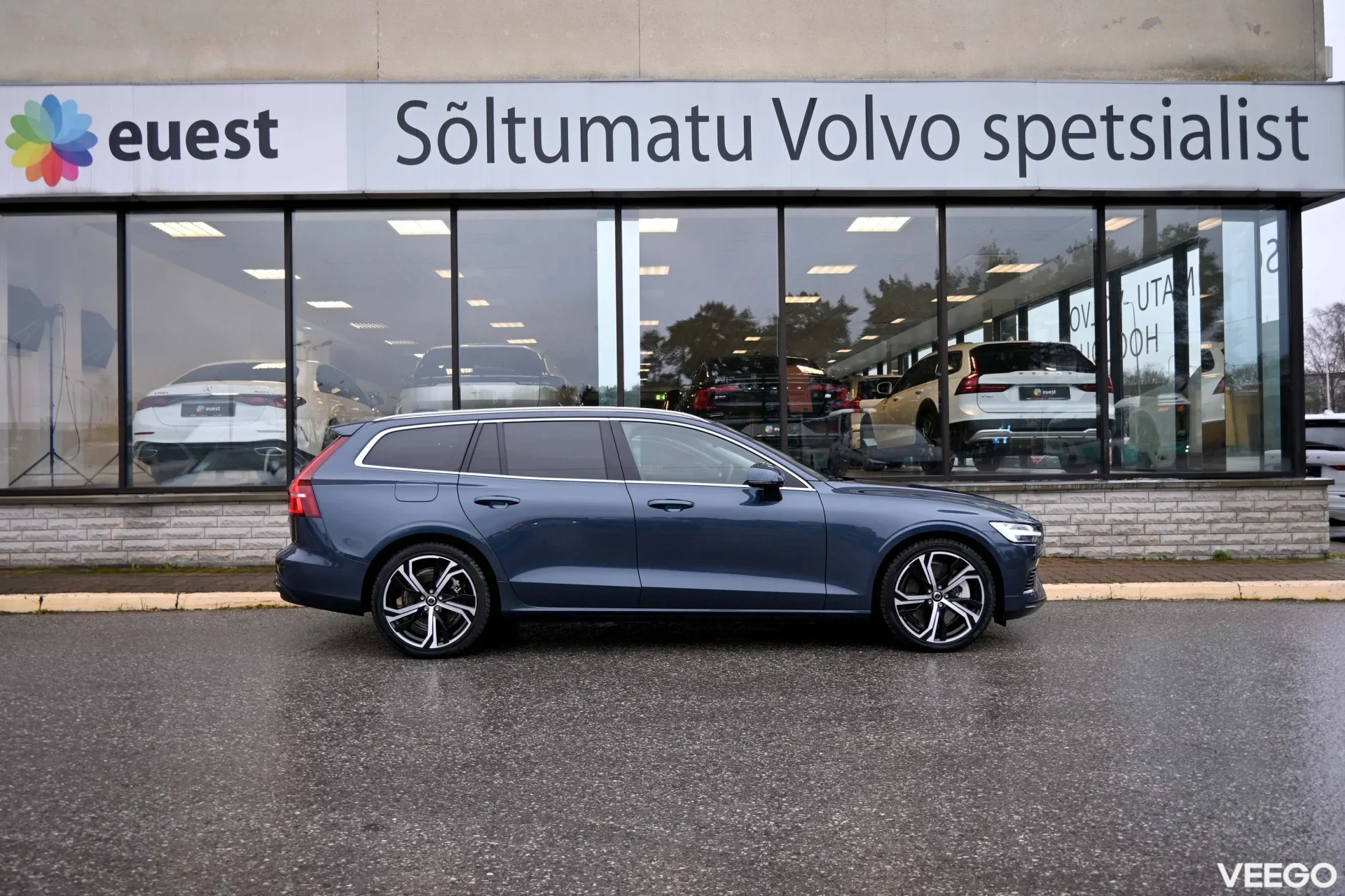 Volvo V60 AWD T6 H&K DARK PLUS XENIUM INTELLI SAFE PRO 2 293kW