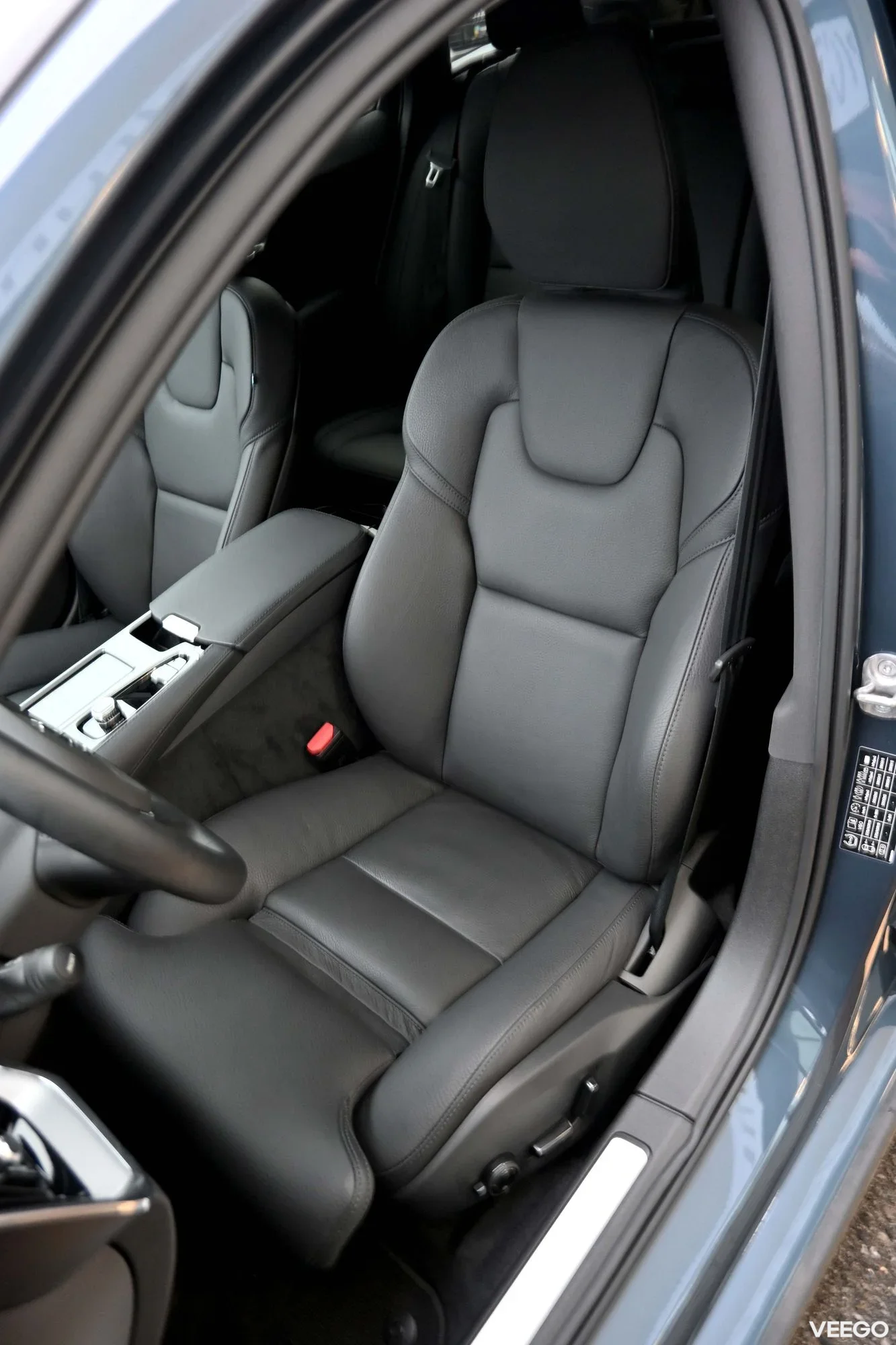 Volvo V60 AWD T6 H&K DARK PLUS XENIUM INTELLI SAFE PRO 2 293kW