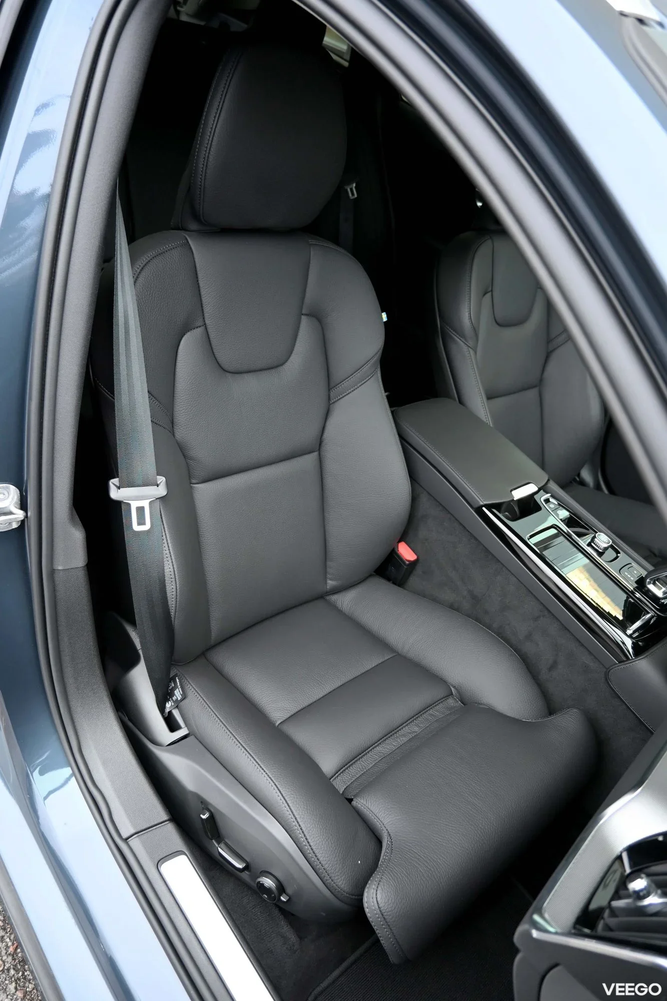 Volvo V60 AWD T6 H&K DARK PLUS XENIUM INTELLI SAFE PRO 2 293kW