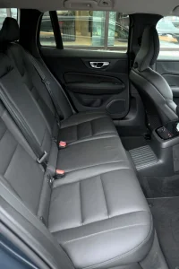 Volvo V60 AWD T6 H&K DARK PLUS XENIUM INTELLI SAFE PRO 2 293kW thumbnail