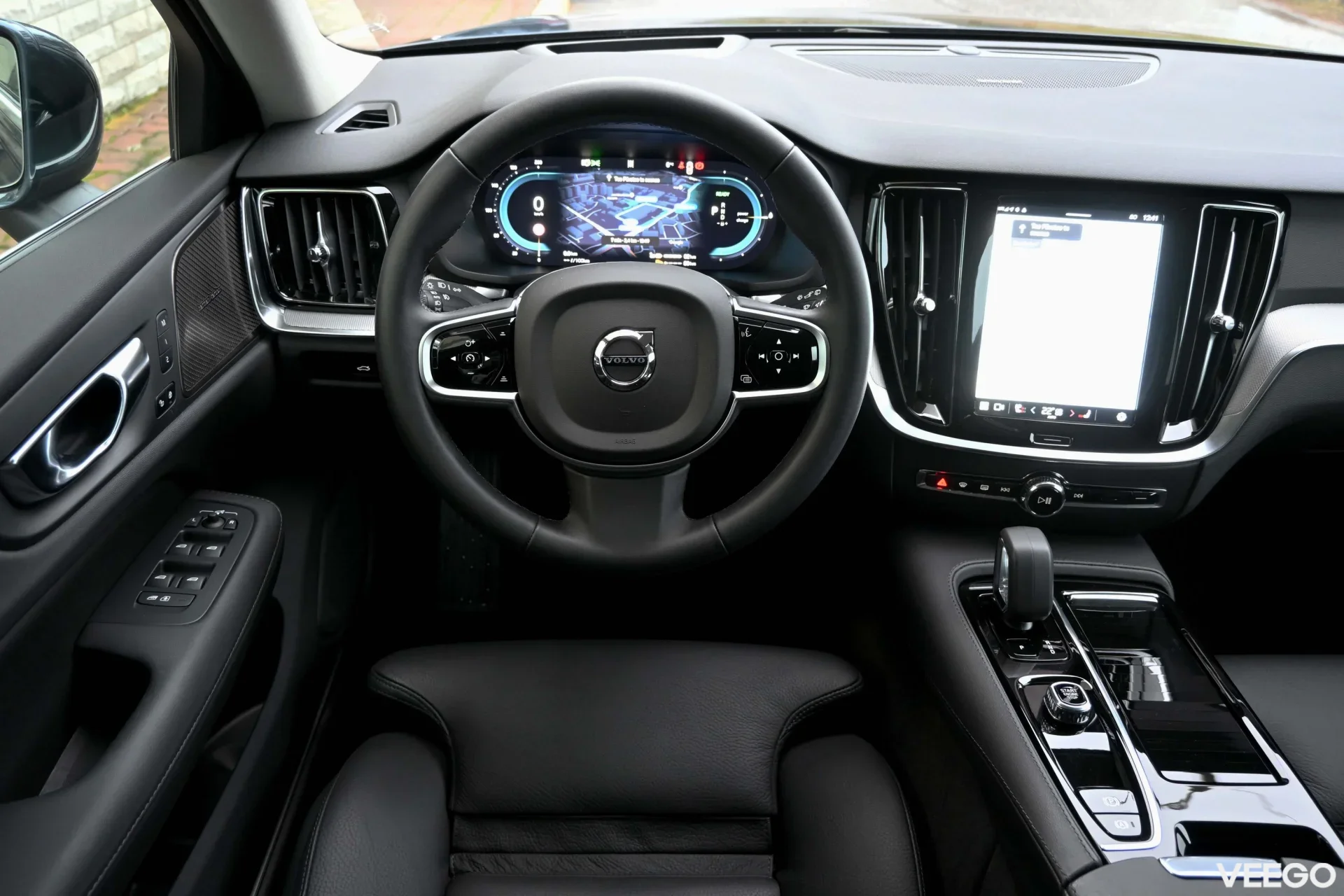 Volvo V60 AWD T6 H&K DARK PLUS XENIUM INTELLI SAFE PRO 2 293kW