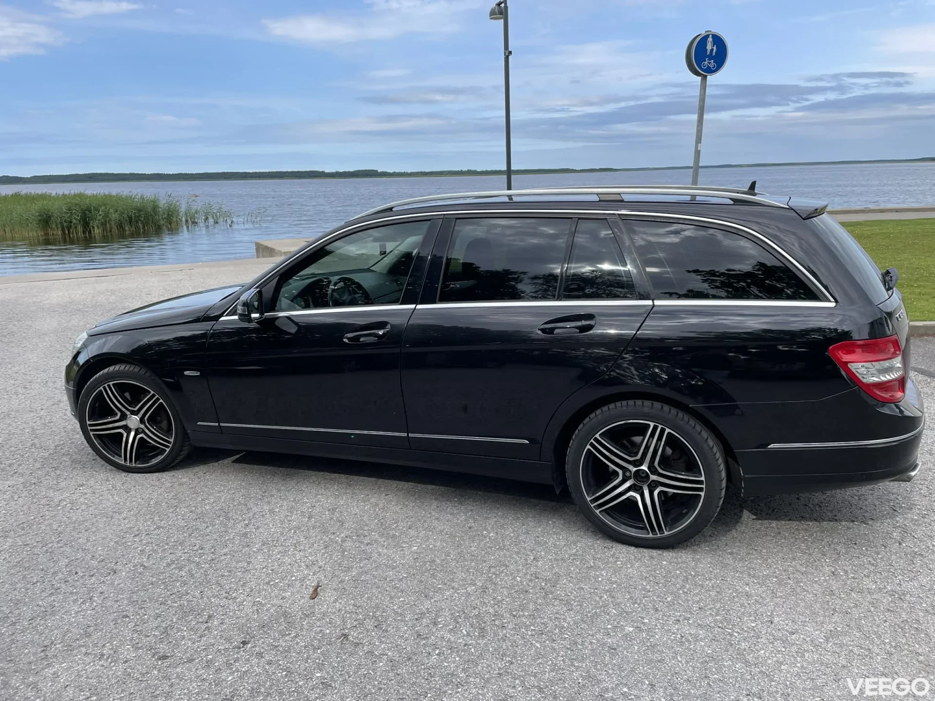 Mercedes-Benz C320 3.0 165kW