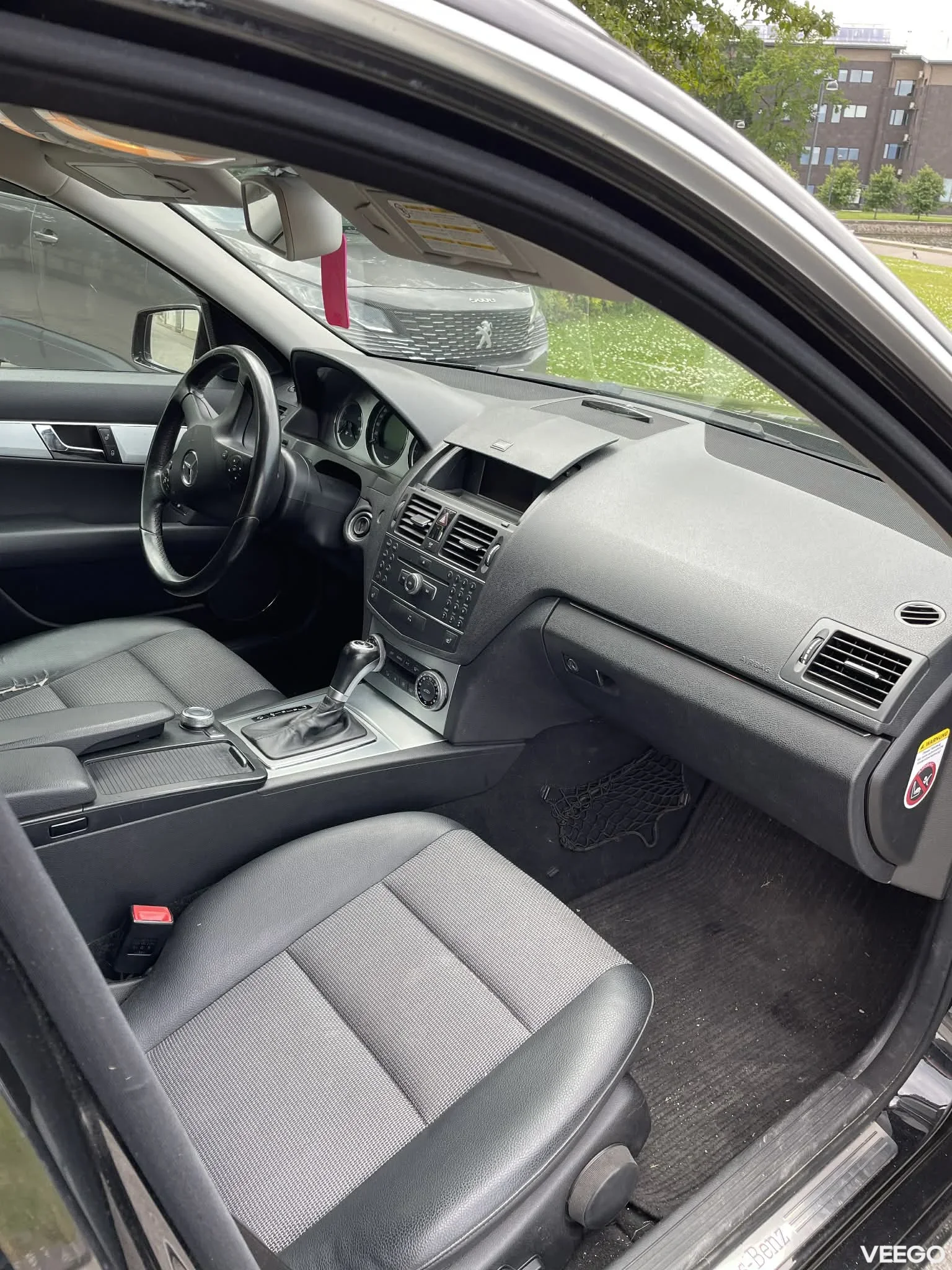 Mercedes-Benz C320 3.0 165kW