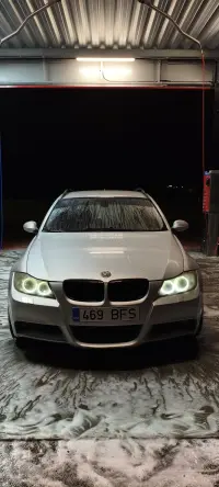 BMW 320 2.0 130kW thumbnail