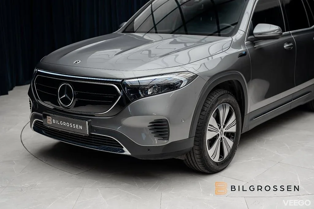 Mercedes-Benz EQB 300 4MATIC Progressive Värmare Kamera 168kW