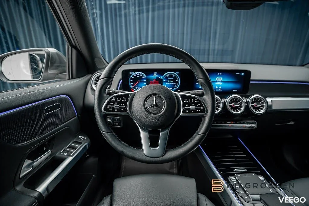 Mercedes-Benz EQB 300 4MATIC Progressive Värmare Kamera 168kW