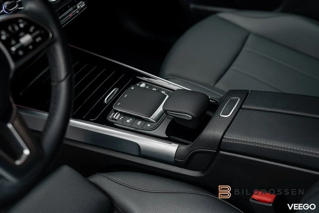 Mercedes-Benz EQB 300 4MATIC Progressive Värmare Kamera 168kW