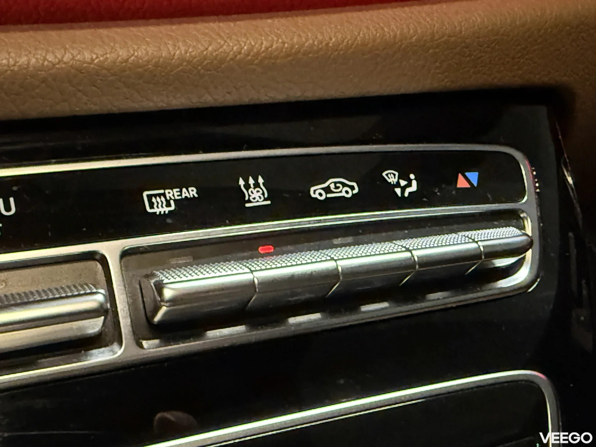 Mercedes-Benz E300 4Matic AMG-Line Night Package 2.0 225kW