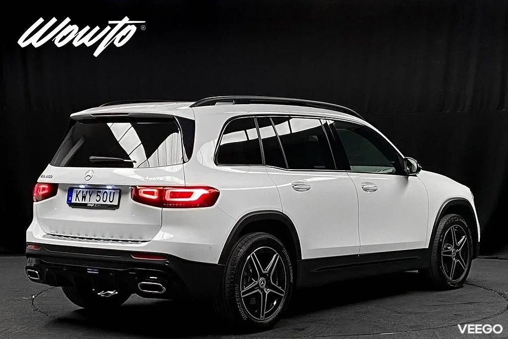 Mercedes-Benz GLB200 250 4M 224HK AMG/Pano/Burmester/Navi/Drag 165kW