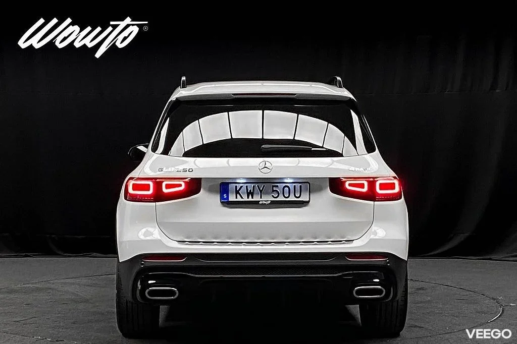 Mercedes-Benz GLB200 250 4M 224HK AMG/Pano/Burmester/Navi/Drag 165kW