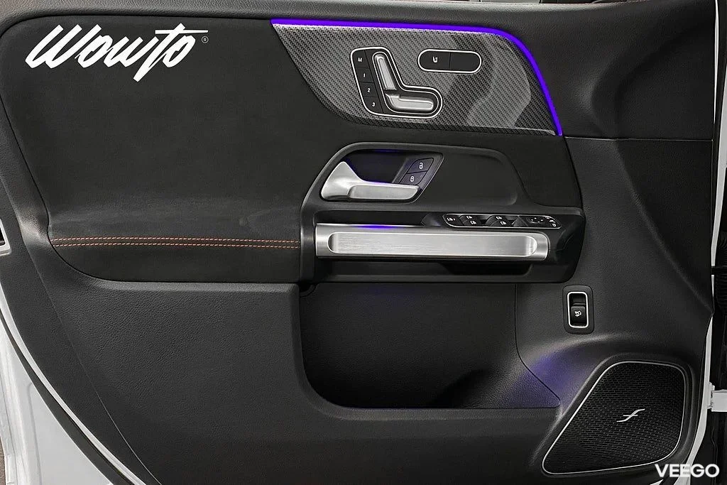 Mercedes-Benz GLB200 250 4M 224HK AMG/Pano/Burmester/Navi/Drag 165kW