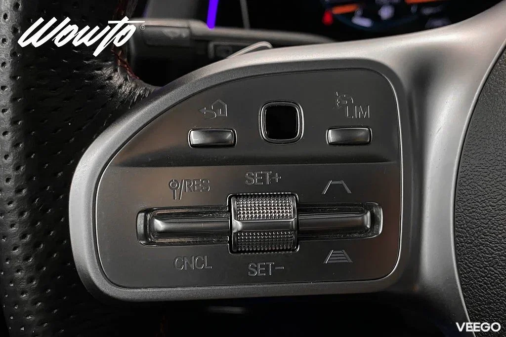 Mercedes-Benz GLB200 250 4M 224HK AMG/Pano/Burmester/Navi/Drag 165kW