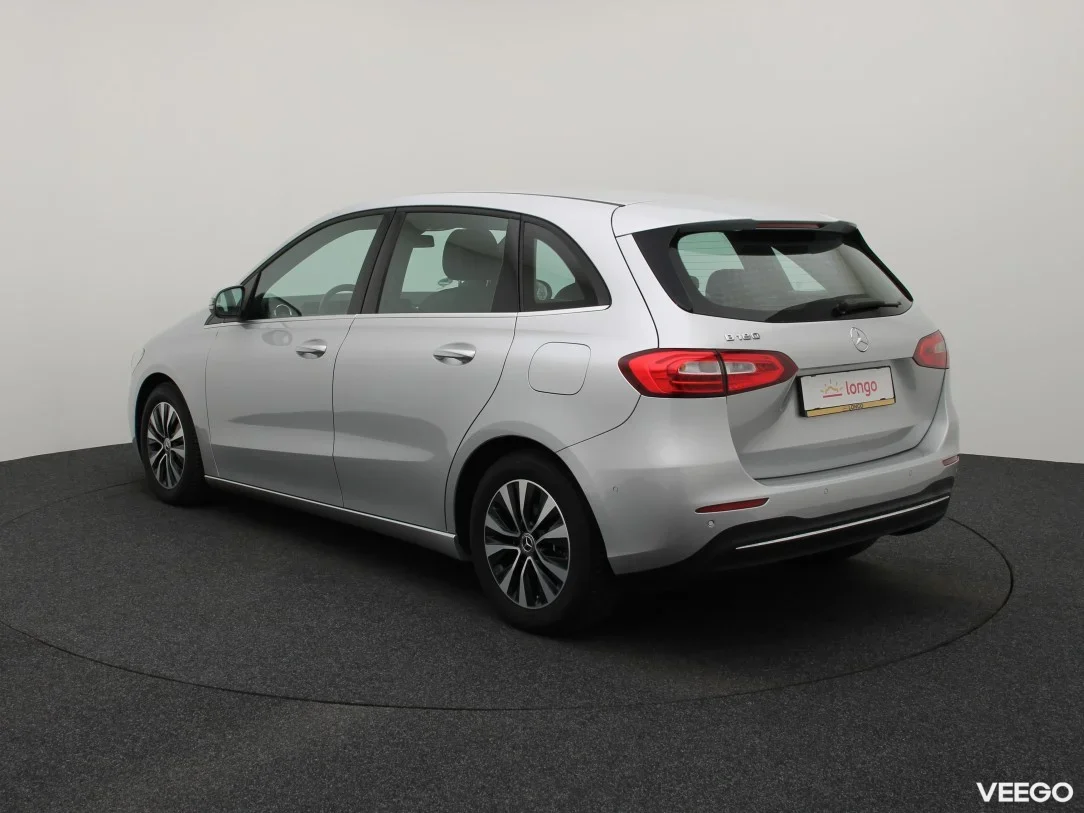Mercedes-Benz B180 1.3 100kW