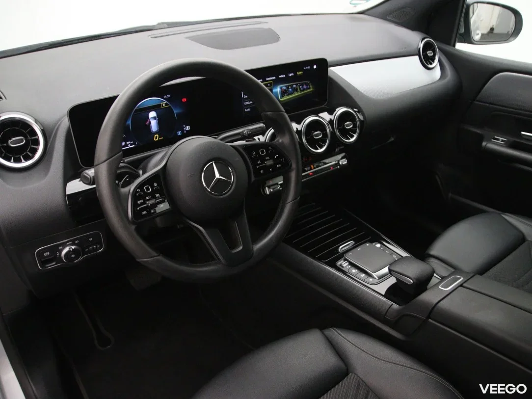 Mercedes-Benz B180 1.3 100kW