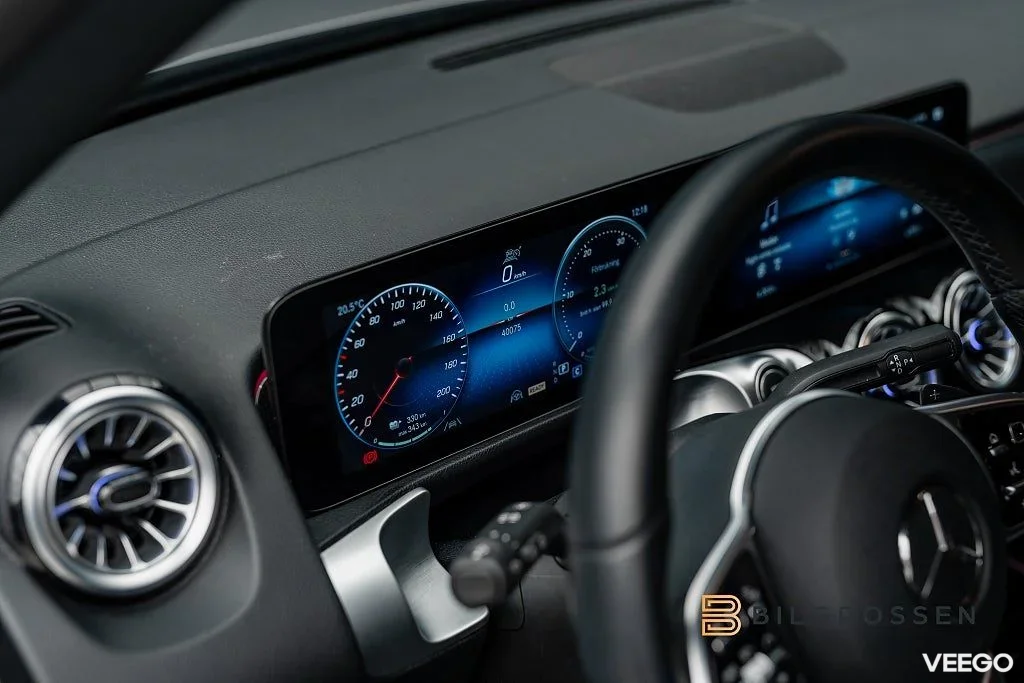 Mercedes-Benz EQB 300 4MATIC Progressive Värmare Kamera 168kW