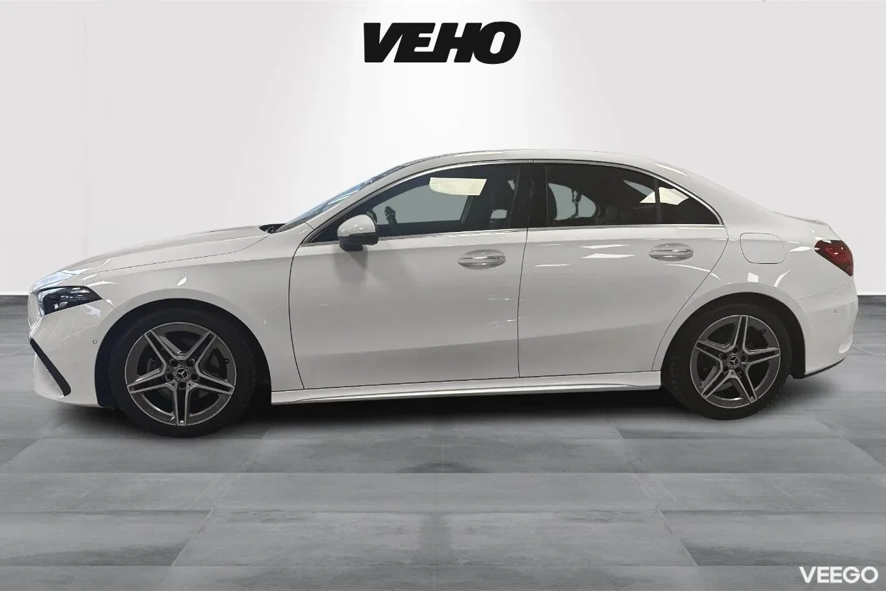 Mercedes-Benz A180 AMG pakett 1.3 100kW