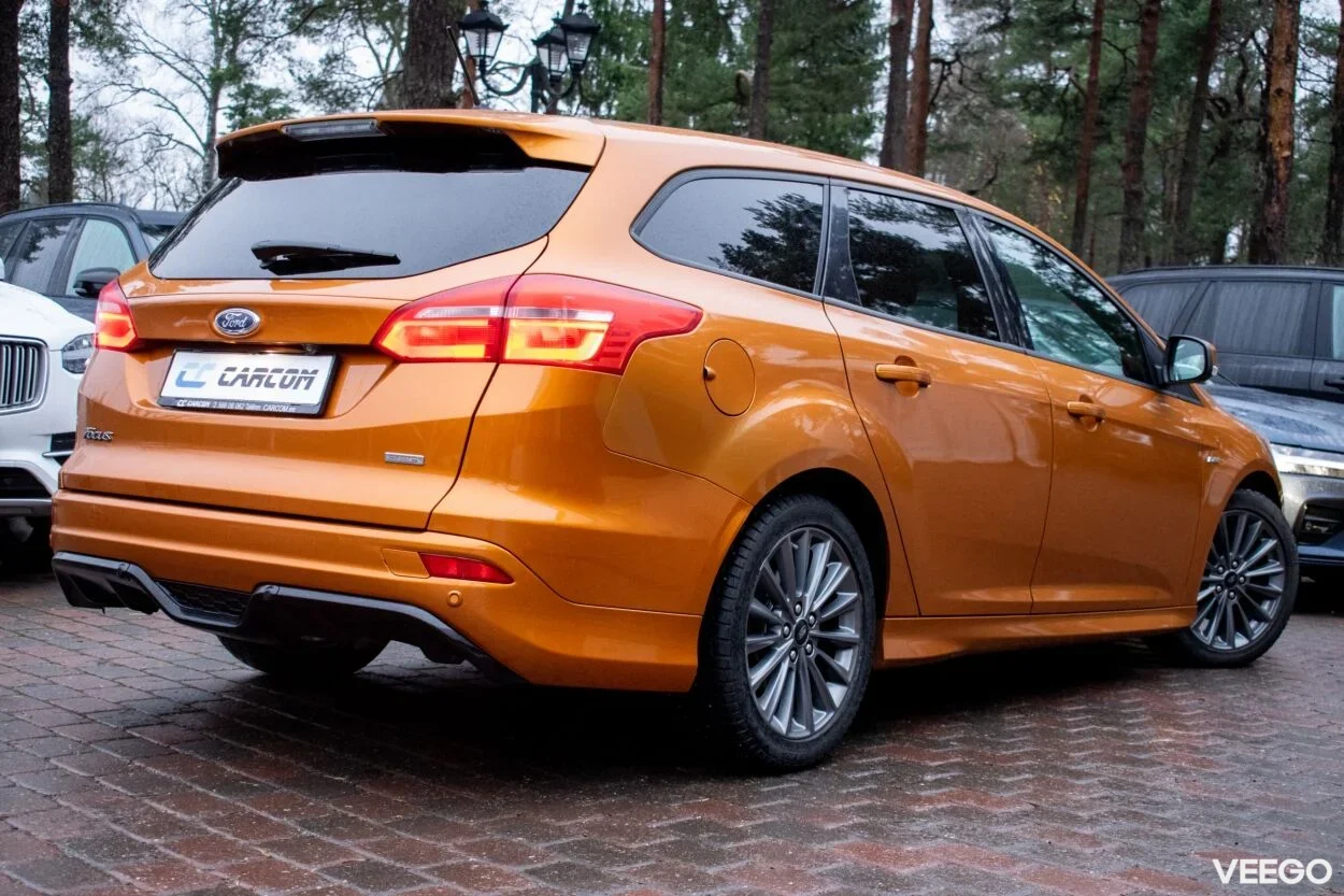 Ford Focus ST-Line Turnier 1 92kW