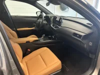 Lexus UX 300h - 112kW thumbnail