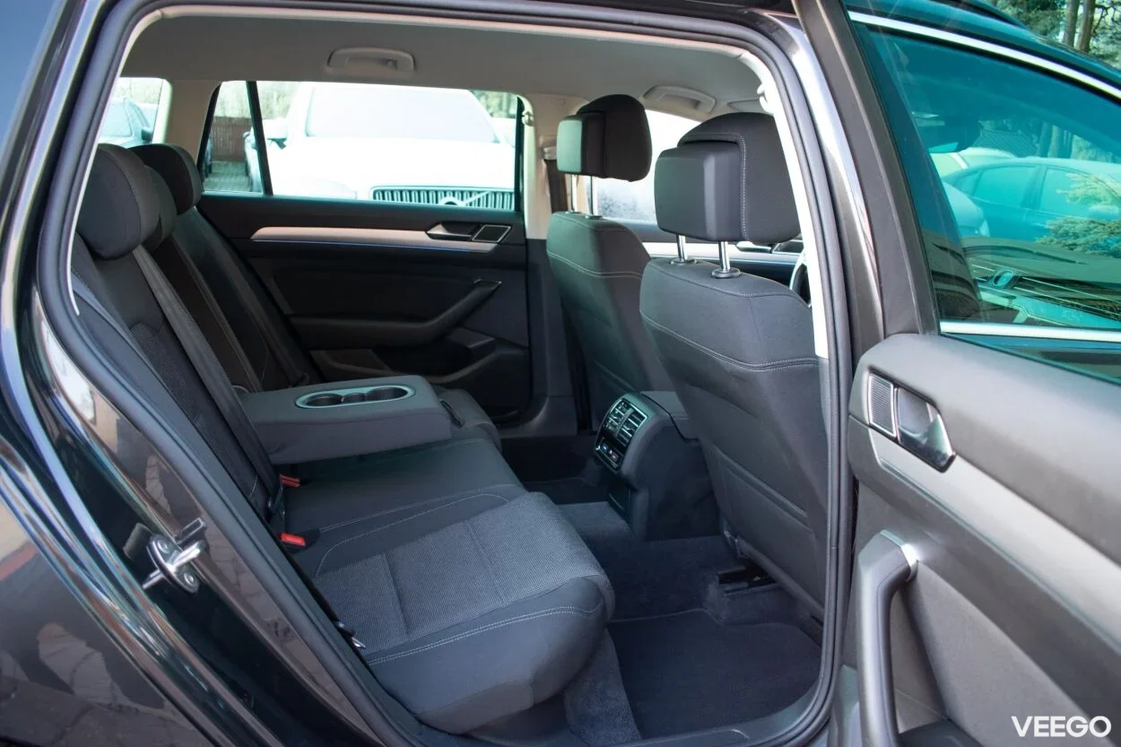 Volkswagen Passat Business Assist Wagon 1.6 88kW