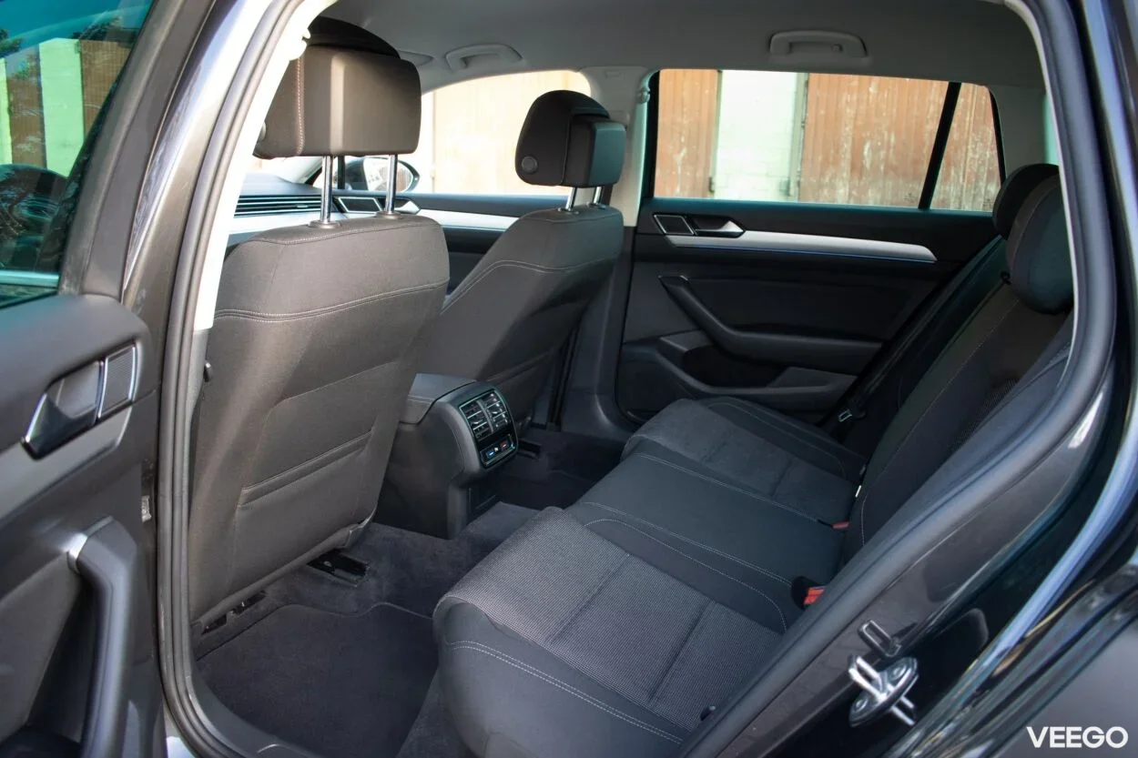 Volkswagen Passat Business Assist Wagon 1.6 88kW