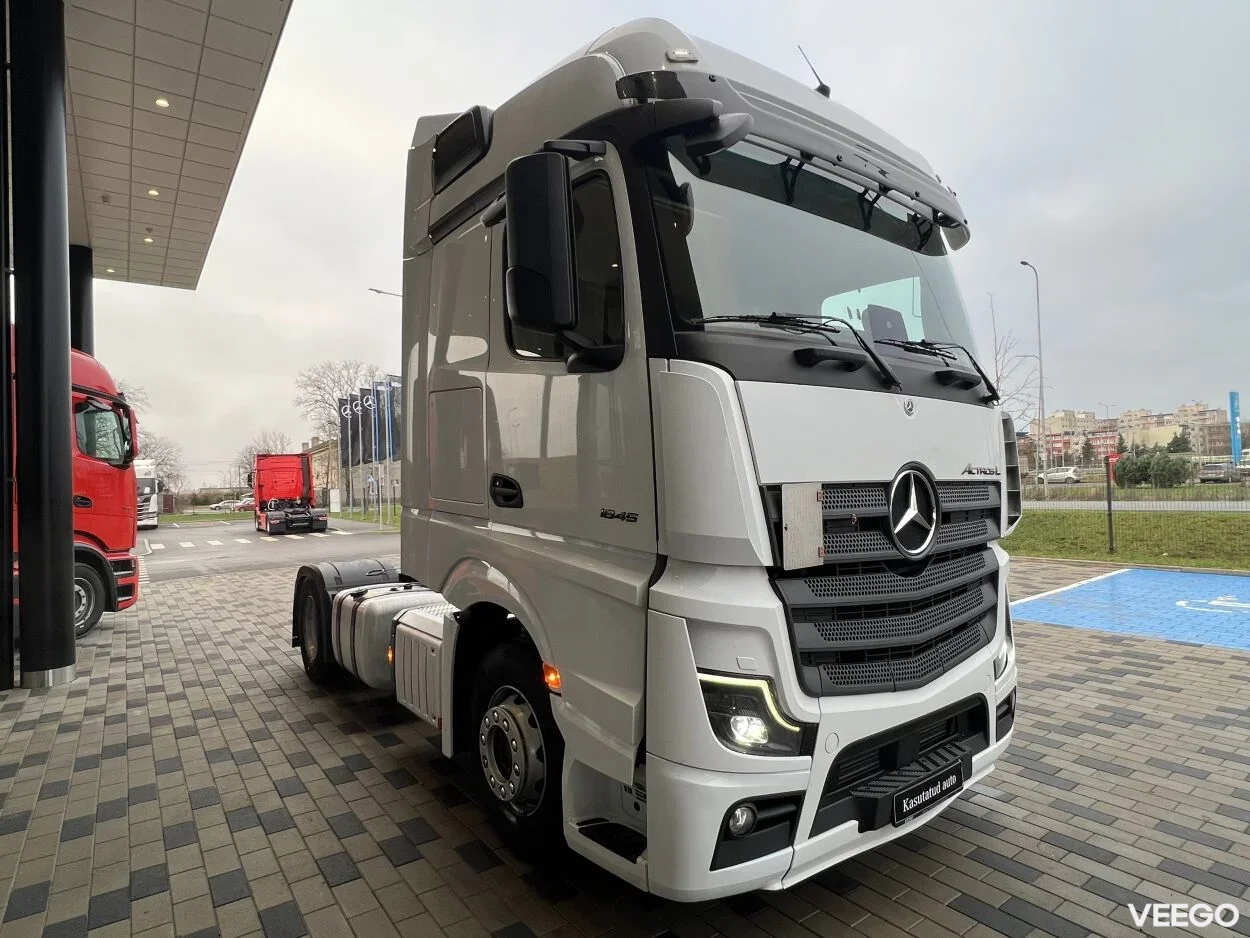 Mercedes-Benz Actros 1845L BigSpace 12.8 331kW